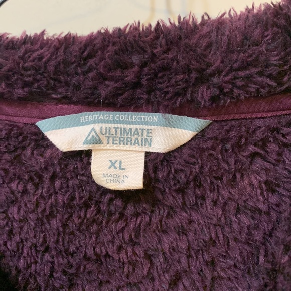 Fleece Pullover - Picture 8 of 11